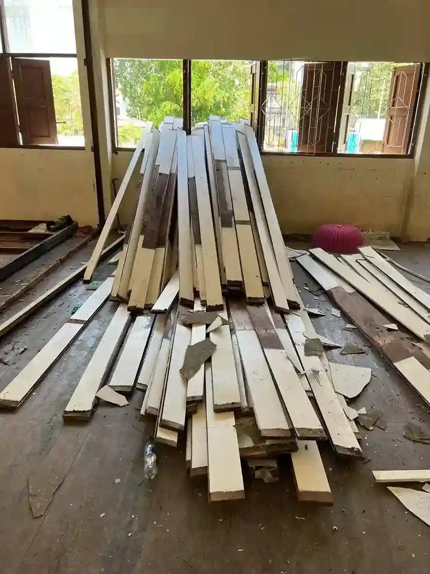 รับรื้อถอนภายในอาคารสำนักงาน ห้างสรรพสินค้า และคอนโดมิเนียม โดยพูนสินการโยธา