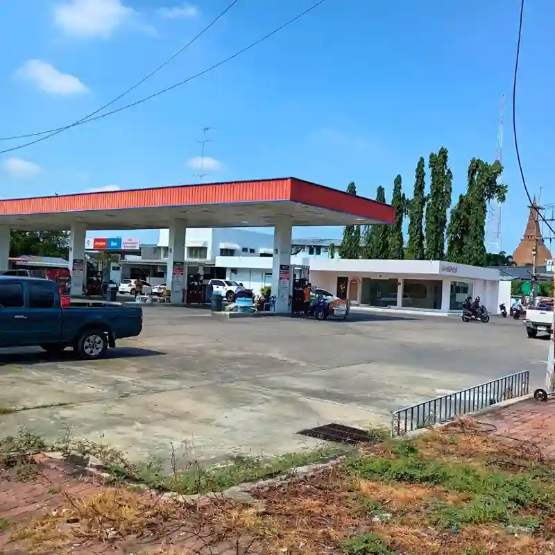 ผลงานรื้อถอนปั๊มน้ำมัน จังหวัดนครปฐม โดยพูนสินการโยธา