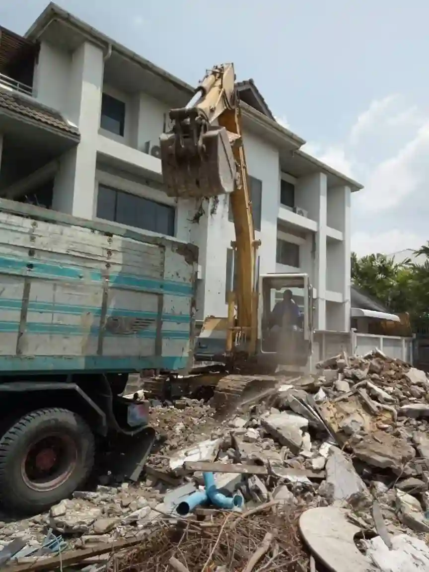ผลงานรับทุบตึกรื้อถอนอาคาร โซนลำลูกกา จังหวัดปทุมธานี